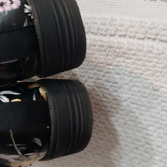 STEVE MADDEN FLORAL BOOTS - Picture 9 of 13